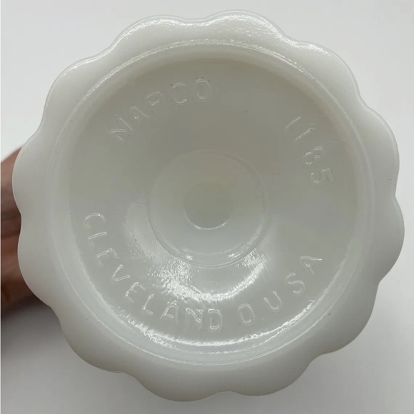 Vintage Napco 1185 Milk Glass Candy Dish - Picture 5 of 5